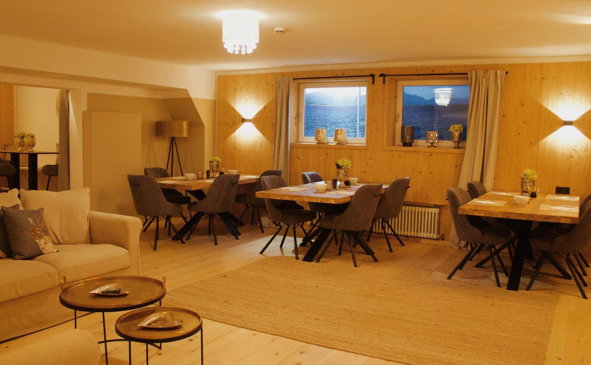 Hotel Garni - Chiemsee-Pension-Seebruck Зеон-Зебрук Екстер'єр фото
